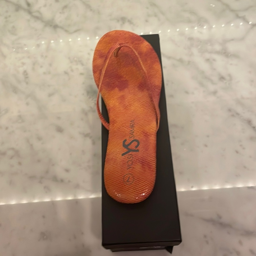 Yosi Samra flip flop